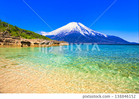 Okinawa's beautiful coral reef sea and Mt. Fuji synthesis Okinawa's beautiful coral reef sea and Mt. Fuji synthesis 138846152