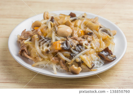 八寶炒飯風格的中國米飯 八寶炒飯風格的中國米飯 138850760