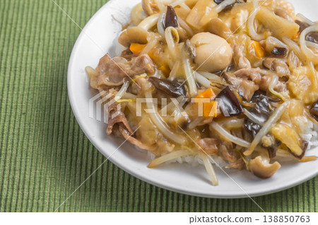 八寶炒飯風格的中國米飯 八寶炒飯風格的中國米飯 138850763