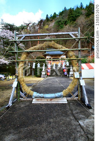 春日里，鬼怒川溫泉增添了一抹亮麗的色彩…藤原町護國神社的櫻花盛開。 138851670
