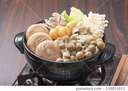 Mushroom hot pot, hot pot dish, various mushrooms, image material Mushroom hot pot, hot pot dish, various mushrooms, image material 138853011