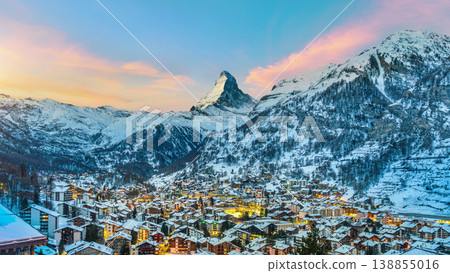Matterhorn mountain and swiss alps at sunrise in Zermatt, Switzerland. 138855016