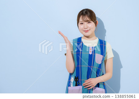 The image of young female teachers working as childcare workers, housekeepers, and in childcare support such as developmental support and therapeutic education; recommendations and information. The image of young female teachers working as childcare workers, housekeepers, and in childcare support such as developmental support and therapeutic education; recommendations and information. 138855061