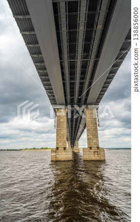 The large Zaimishchensky automobile bridge across the Volga River near Kazan, Russia 138856000