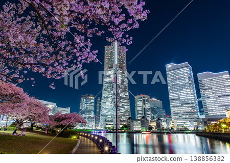 夜櫻 ~神奈川縣橫濱港未來 21-3~ 夜櫻 ~神奈川縣橫濱港未來 21-3~ 138856382