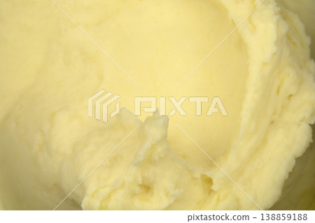 Smooth Mashed Potatoes 138859188