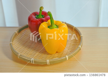 五顏六色的辣椒粉 五顏六色的辣椒粉 138861478