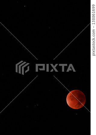 Total lunar eclipse 138861699