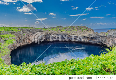Toriike Pond on Shimoji Island, Miyako Island, Okinawa Prefecture 138862058