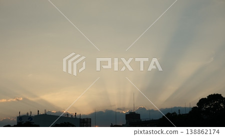 Beautiful crepuscular rays 138862174