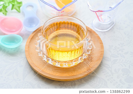 玻璃容器中的龍舌蘭糖漿 138862299