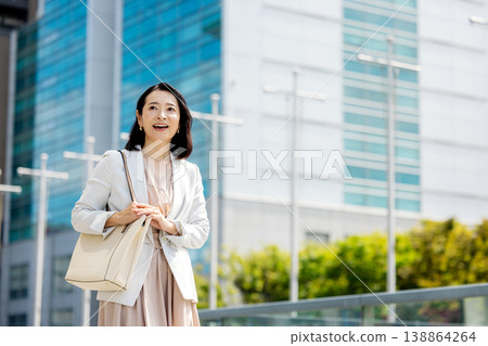 一個中年婦女的肖像 138864264