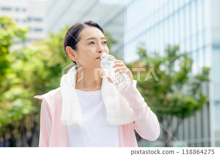 婦女補充水合作用 138864275