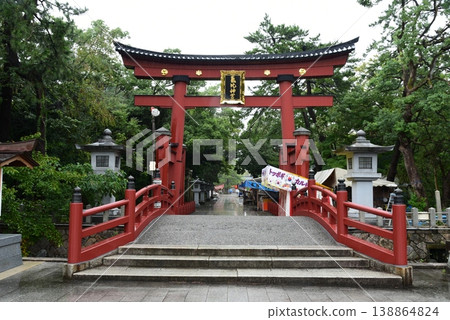 The large torii gate of Kehi Shrine The large torii gate of Kehi Shrine 138864824