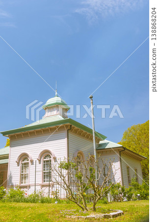 [A famous landmark in Hiratsuka City, Kanagawa Prefecture] The Western-style building on Hachimanyama Mountain 138868204