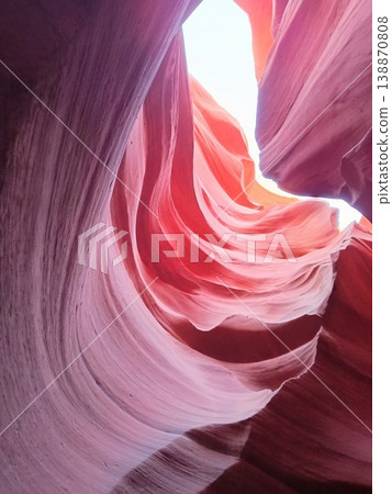 An art of light and rock formations: The fantastical Lower Antelope Canyon An art of light and rock formations: The fantastical Lower Antelope Canyon 138870808