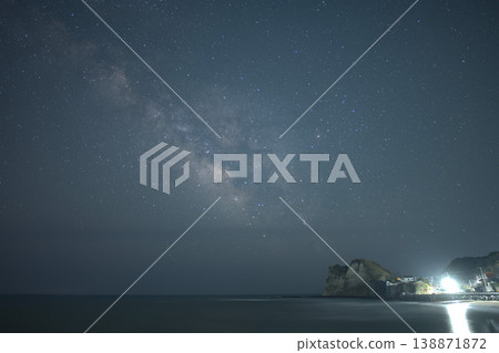 Cliffs and the Milky Way along the Sotobo coast, Chiba Prefecture 138871872
