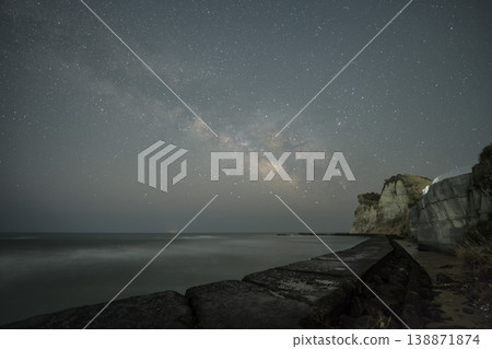 Cliffs and the Milky Way along the Sotobo coast, Chiba Prefecture 138871874