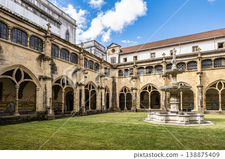 Colonnade of cloister of Sant Colonnade of cloister of Sant 138875409