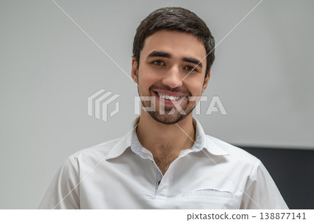 Male dentist posing in stomatology room 138877141