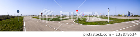 Autodrome. A platform for learning to lift a car Autodrome. A platform for learning to lift a car 138879534