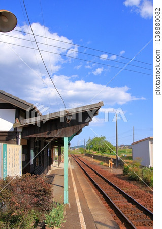 Harima-Shimosato Station on the Hojo Railway, a local line in Kasai City, Hyogo Prefecture. 138880082