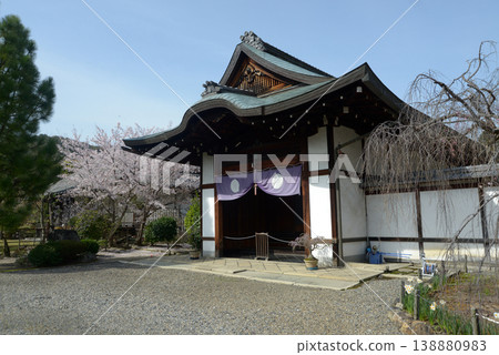 Kanshuji Temple entrance in spring, Kanshuji Nio-do-cho, Yamashina-ku, Kyoto City Kanshuji Temple entrance in spring, Kanshuji Nio-do-cho, Yamashina-ku, Kyoto City 138880983