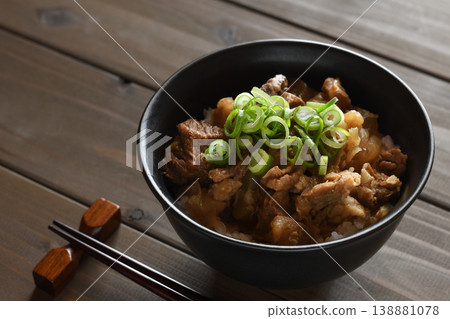 牛肉壽司飯碗 牛肉壽司飯碗 138881078