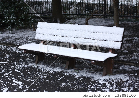 下雪的長凳 下雪的長凳 138881100