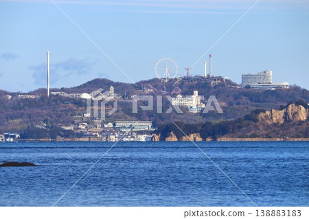 從水島灘（岡山縣倉敷市）近海眺望鷲羽山 138883183