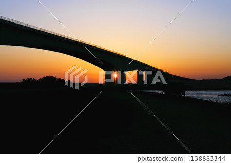 Hamana Bridge and the sunset Hamana Bridge and the sunset 138883344