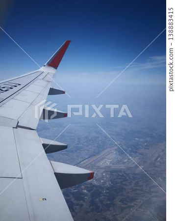 Airplane wing 138883415