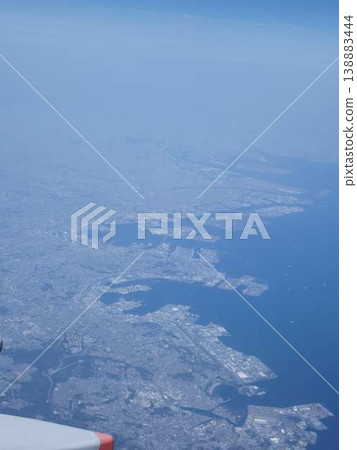 Airplane wing 138883444
