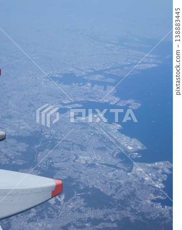 Airplane wing 138883445