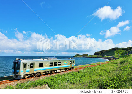 Gono Line in Aomori Prefecture, Blue Sky and Sea 138884272