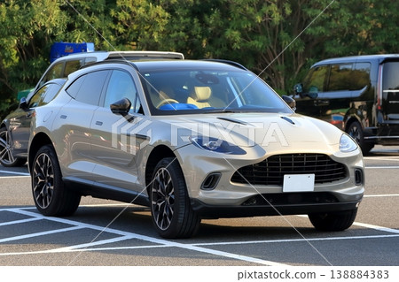 British-made SUV vehicle image British-made SUV vehicle image 138884383