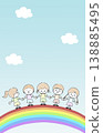 孩子們手牽手走在彩虹上 138885495