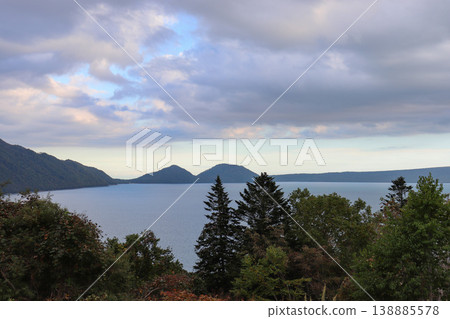 Lake Shikotsu (Chitose City, Hokkaido) Lake Shikotsu (Chitose City, Hokkaido) 138885578