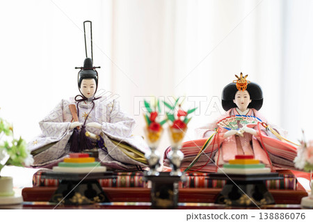 Hina dolls (male and female dolls) / Hina Matsuri, a traditional Japanese event. 138886076