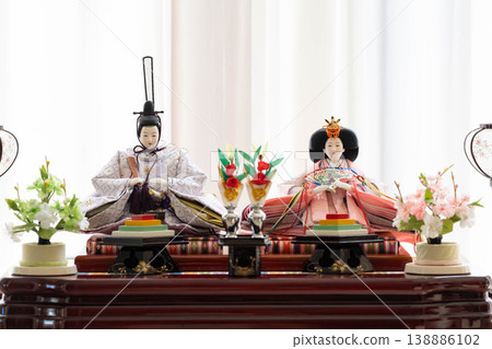 Hina dolls (male and female dolls) / Hina Matsuri, a traditional Japanese event. Hina dolls (male and female dolls) / Hina Matsuri, a traditional Japanese event. 138886102