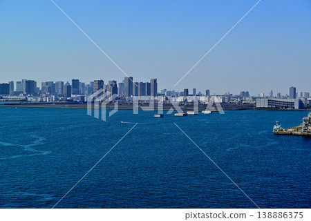 Cityscape of skyscrapers as seen from Tokyo Gate Bridge 138886375