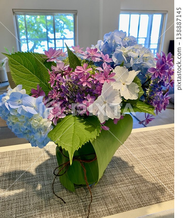 Hydrangea flower arrangement, interior decor, living with flowers, early summer Hydrangea flower arrangement, interior decor, living with flowers, early summer 138887145