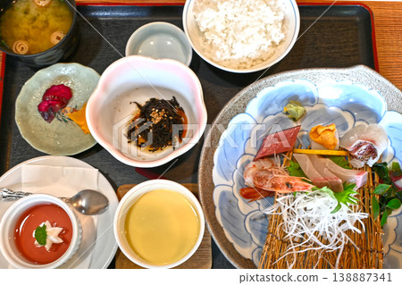 長崎佐世保的生魚片套餐 138887341