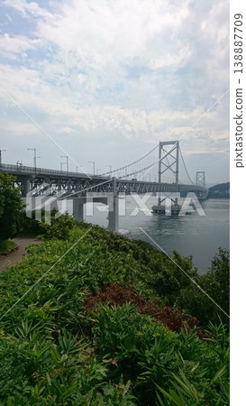 兵庫縣淡路島上的大鳴門橋 兵庫縣淡路島上的大鳴門橋 138887709
