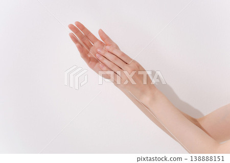 女性需要手臂照顧的身體部位 女性需要手臂照顧的身體部位 138888151
