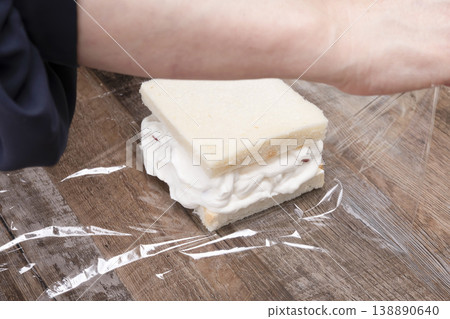 The process of making a strawberry fruit sandwich The process of making a strawberry fruit sandwich 138890640