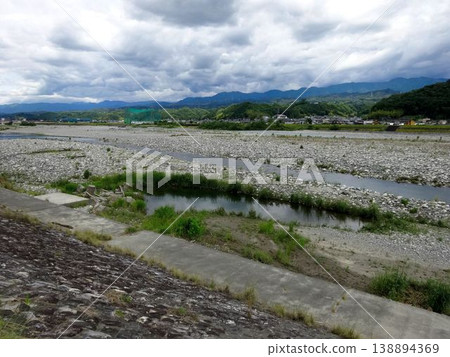長野縣飯田市天龍川河床景色 長野縣飯田市天龍川河床景色 138894369
