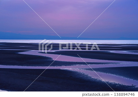 大分縣馬塔馬海岸的日落景色和灘塗 大分縣馬塔馬海岸的日落景色和灘塗 138894746