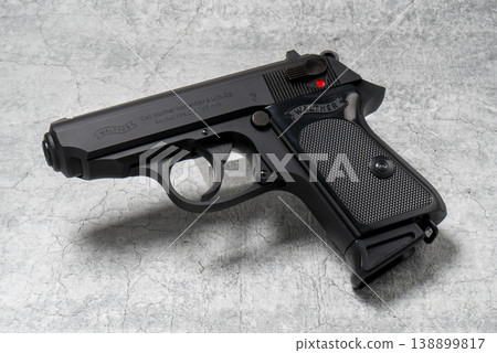 PPK 放置方向朝左 PPK 放置方向朝左 138899817
