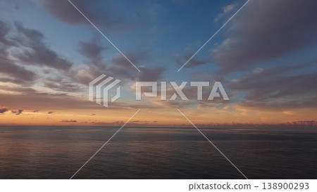 Beautiful crepuscular rays Beautiful crepuscular rays 138900293